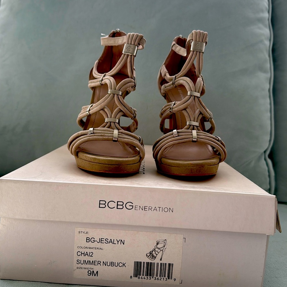 BCBGeneration Summer Nubuck